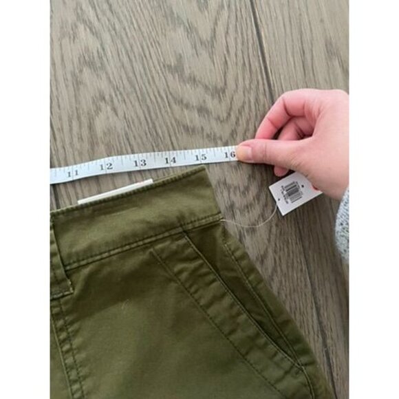 NWT Old Navy Womens OG Chino High-Rise Shorts M 3.5" Inseam Olive Green Cotton B - Picture 3 of 5